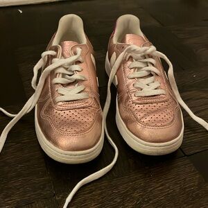 V-10 Leather Nacre White Fushia